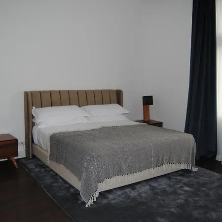 Uttoe Luxury 4* Budapest